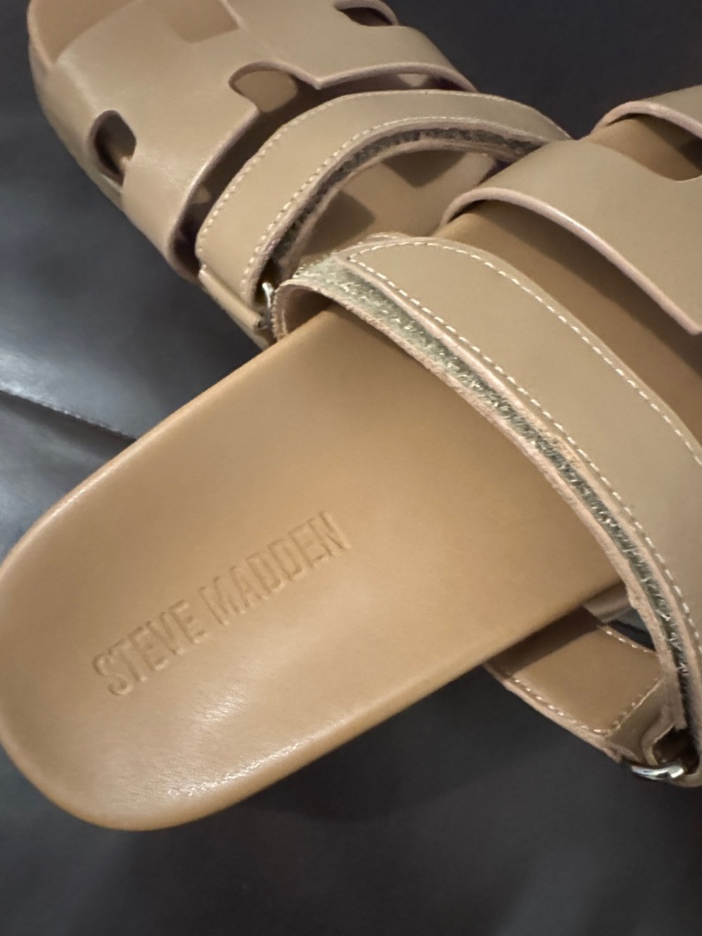 Steve Madden 
Women’s Tan Slide Sandals  size 7 - Picture 3 of 9